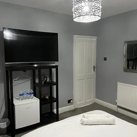Stylish Private Room In London